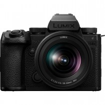 Panasonic LUMIX S5IIX + 20-60mm f/3.5-5.6  inkl. Sofort-Rabatt