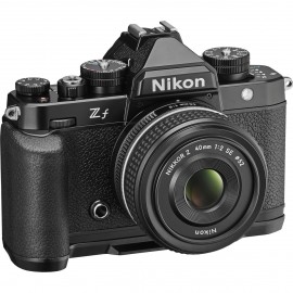 Nikon Z f + 40mm f2 SE inkl. Smallrig Handgriff